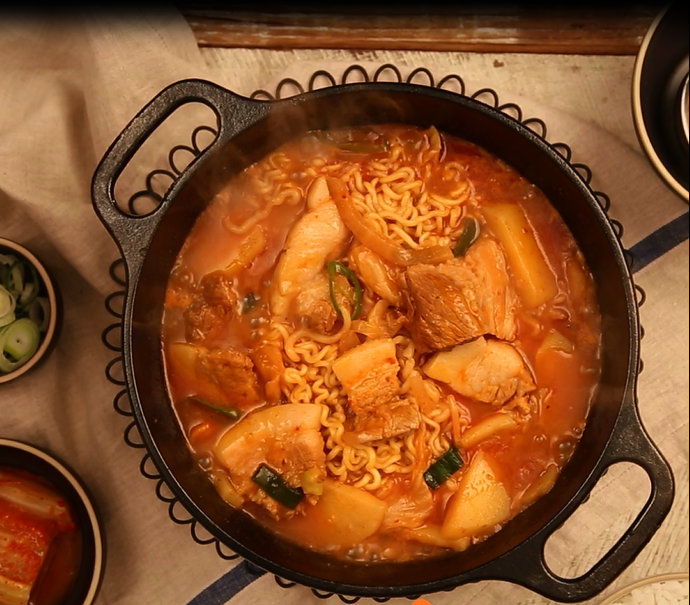 Recipe of Kimchi-jjigae myeon - Kimchi Jjageuri with pork thumbnail image